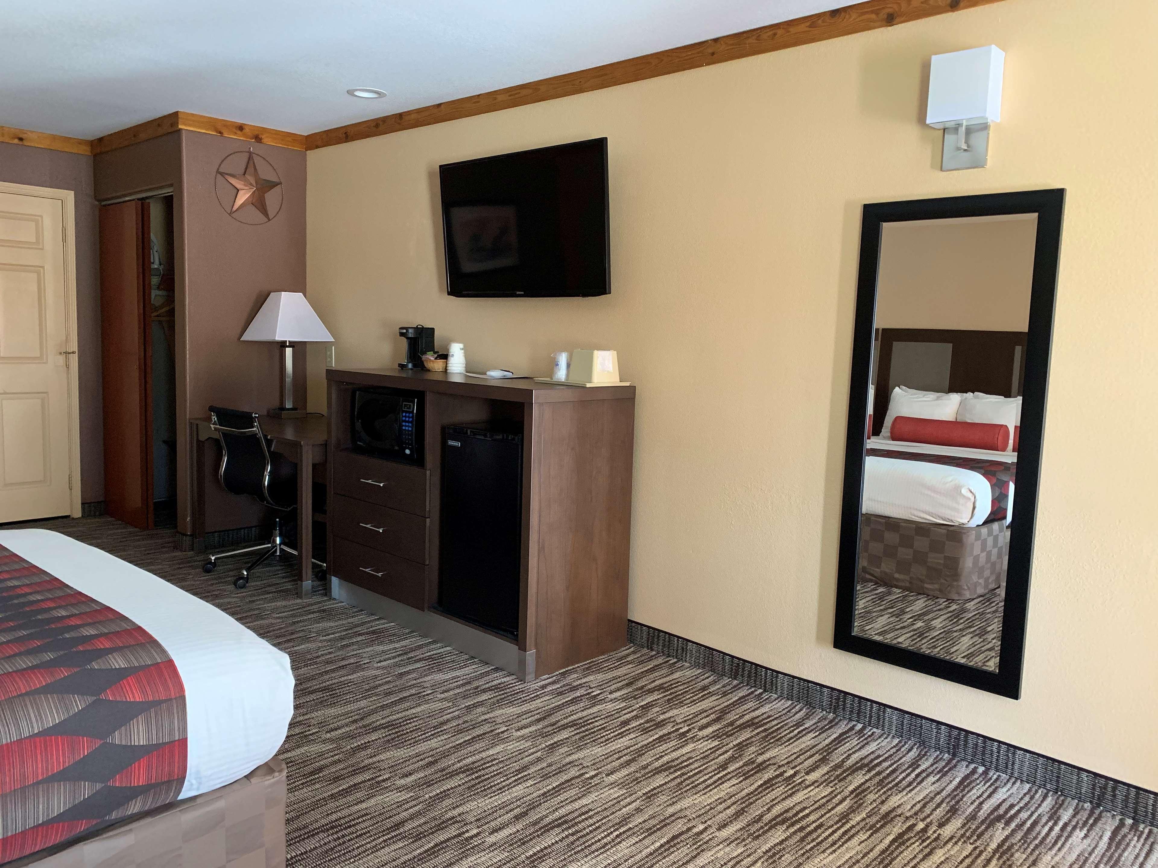 Best Western Windwood Inn & Suites Freer Exterior photo